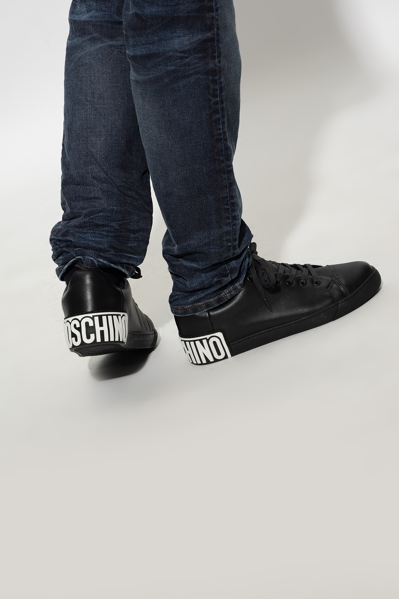 Moschino best sale sneakers mens